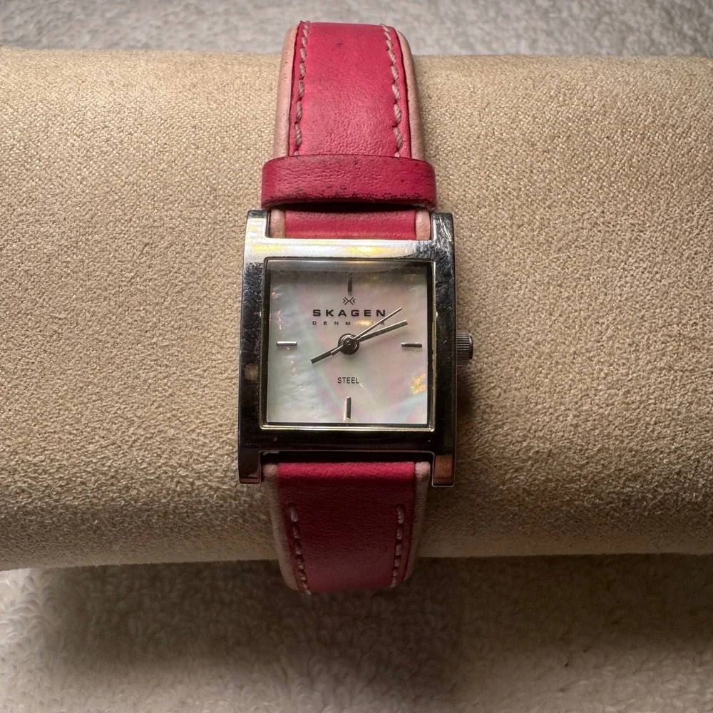 Skagen Denmark 528SSLP Women Pink‎ Leather Mother of Pearl Square Steel Watch
